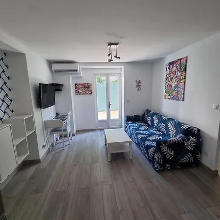 43m With Garden Near The Old Port *